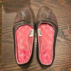 Puma 8.5 slip on brown shoes